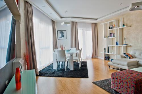 DeLux and Urban apartments Hotel Tre Canne Budva - image 11