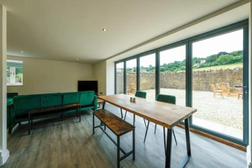 Sladacre 2 bedroom converted Barn in Blagdon