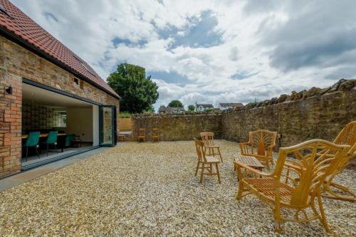 Sladacre 2 bedroom converted Barn in Blagdon