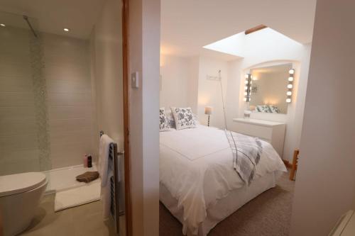 The Granary at The Long Barn a Perfect Countryside Stay in Almondsbury