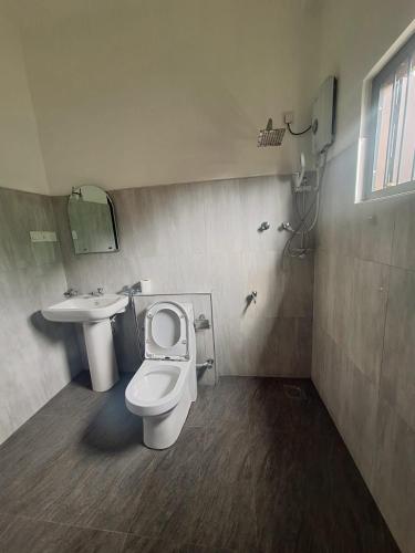 Basic Triple Room image 3