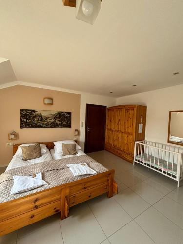 Family Room image 1