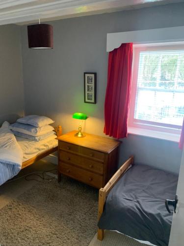2 twin beds