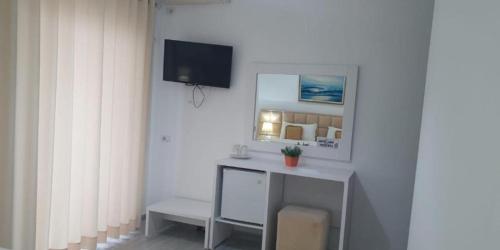 Double Room image 9