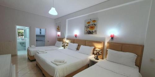 Quadruple Room image 9