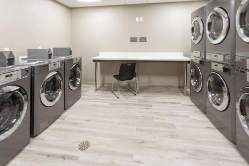 Residence Inn by Marriott St. Cloud - image 6