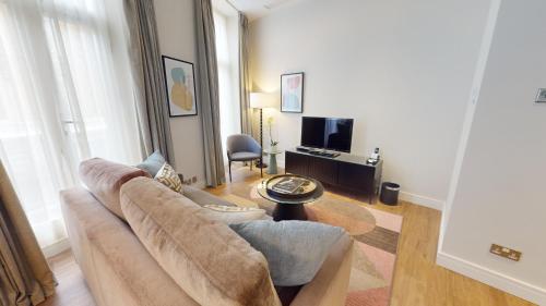 Cheval Harrington Court at South Kensington - image 6