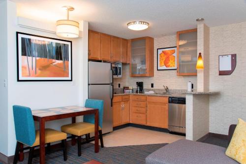 Residence Inn Toledo Maumee - image 6