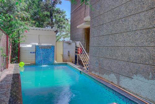 مسبح, TAJ VILLA Mahabaleshwar ! in Gureghar