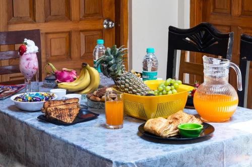 طعام و مشروبات, TAJ VILLA Mahabaleshwar ! in Gureghar