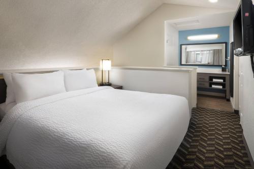 2 queen beds