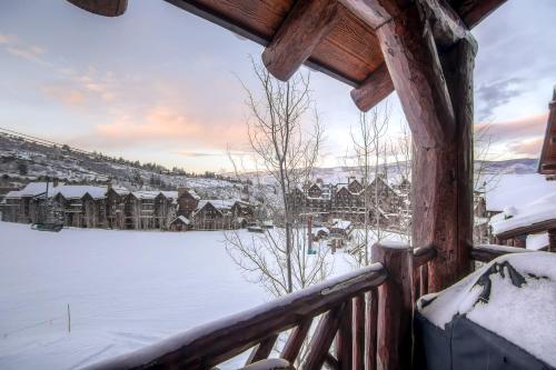 Three-Bedroom Apartment - Snow Cloud