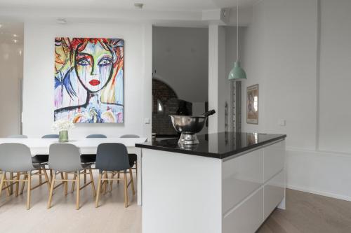 Glorious penthouse with private sauna and jacuzzi, Helsinki (foto 4)