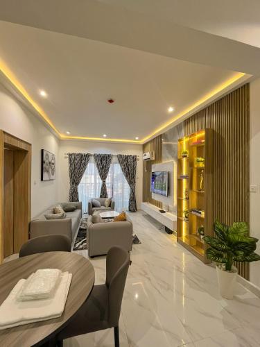 One-Bedroom Apartment image 4