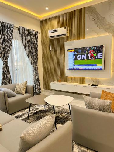 One-Bedroom Apartment image 5