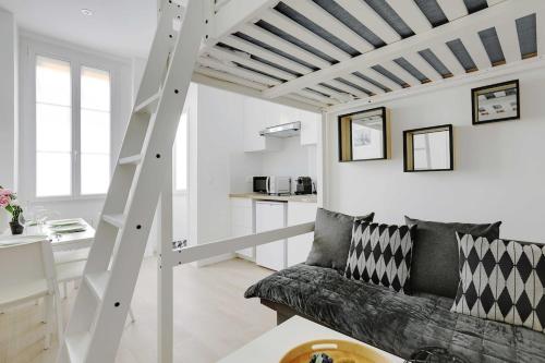 Cosy Apartement in heart of Batignolles, París