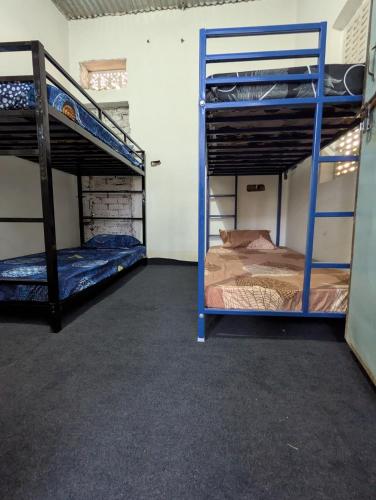 1 bunk bed