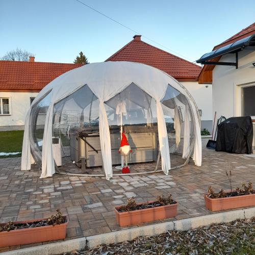 อ่างแช่น้ำร้อน, Mátra Gold Vendégház (Matra Gold Vendeghaz) in มาทรัสเซนทิเมอร์