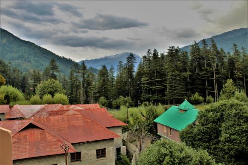 Valley Of Sublime!!! NIRVANA HILLS!!! A family Hotel with Roof Top Lounge and Restaurants