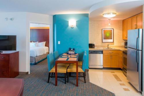 2 bedrooms, 3 beds