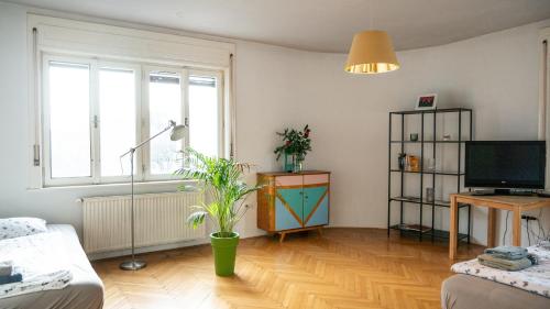 Nice family friendly apartment in the city center, Lublaň