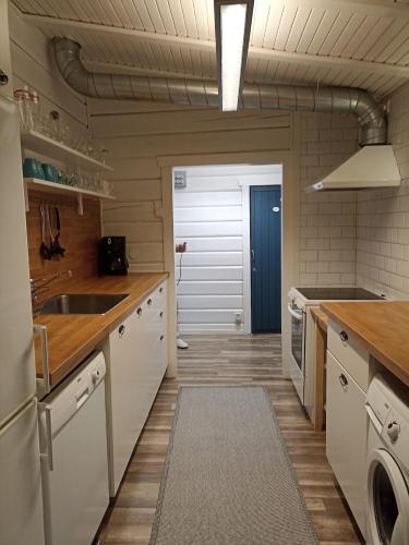 virtuve, Cabin in close proximity to Hökensås (Cabin in close proximity to Hokensas) in Galleberga