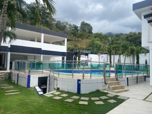 Parcela de Alquiler VILLA CAMI in Loma Mesa De Ruitoque