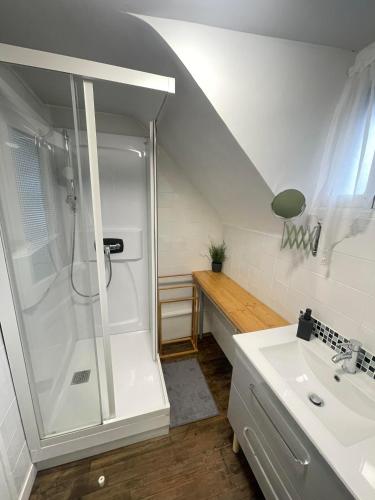 Shower, La Cigalienne in Treignac