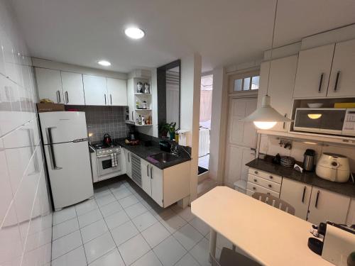 Kitchen, Tranquilidade na Lagoa in Lagoa