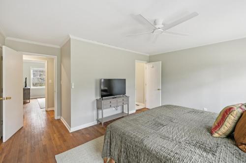 The Cottage at Holland HIll