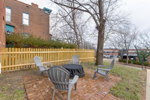 Walk to Anheuser-Busch Brewery St Louis Escape! near Anheuser-Busch Brewery