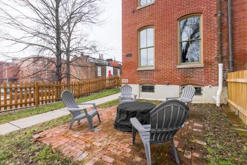 Walk to Anheuser-Busch Brewery St Louis Escape! near Anheuser-Busch Brewery