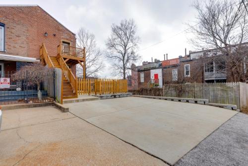 Walk to Anheuser-Busch Brewery St Louis Escape! near Anheuser-Busch Brewery