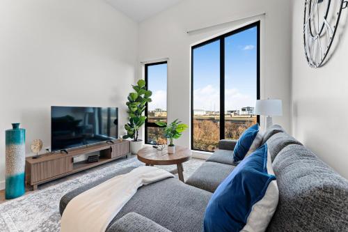 Létesítmények, Luxury Furnished Apartment Near Logan Airport in Logan Airport
