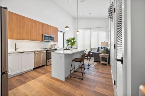 Létesítmények, Luxury Furnished Apartment Near Logan Airport in Logan Airport