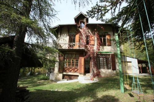 La Chaumière, Formule maison entière (La Chaumiere, Formule maison entiere) in Colmars