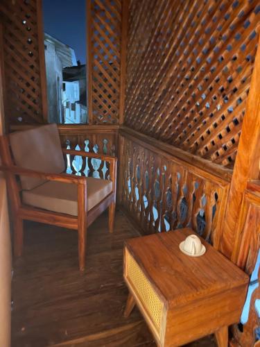 Deluxe Double Room with Balcony image 10