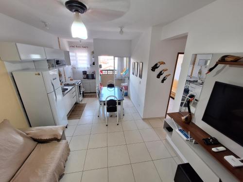 APTO PRAIA UBATUBA - Lindo e Equipado! Internet 400mb e 3 Tvs - Completo! TV a Cabo