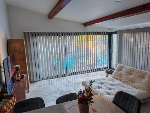 Studio insolite chez l'habitant chambre d'hôte Saint-Geniès-des-Mourgues