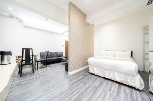 Apartments at Marble Arch - image 3