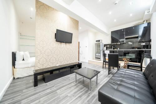 Apartments at Marble Arch - image 7