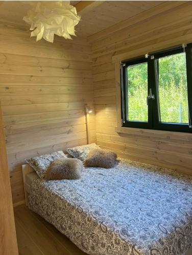 MOJA DEBINA LUX 1, domek z pokojem dziennym, jedną sypialnią i antresolą, blisko plaży