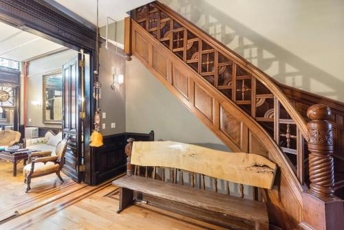 Northern Lights Mansion - image 9