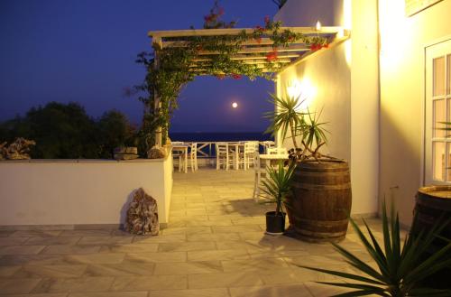 Paros Blue Dolphin FULLY RENOVATED by RIVEA GROUP