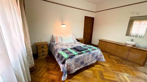 Double Room with Private Bathroom image 5