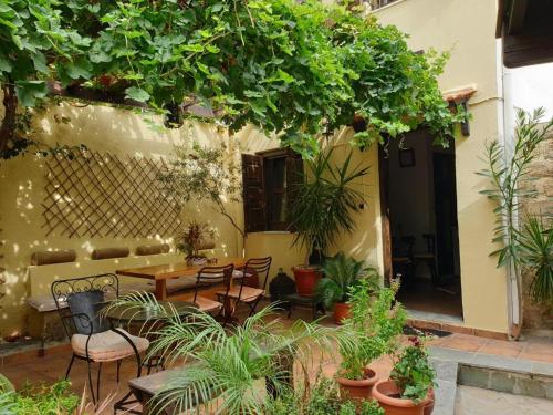 Saint Michel Apartments