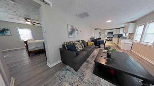 Brick Beauty Fayetteville 3 bedroom Mins from Downtown in Fayetteville, USA