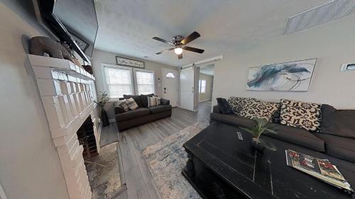 Brick Beauty Fayetteville 3 bedroom Mins from Downtown in Fayetteville, USA