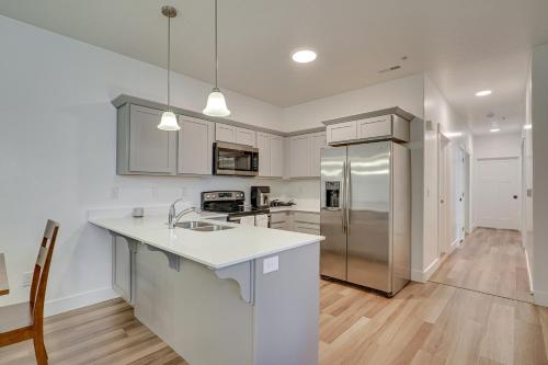 15 Mi to Sundance: Pet-Friendly Condo in Vineyard in Lindon