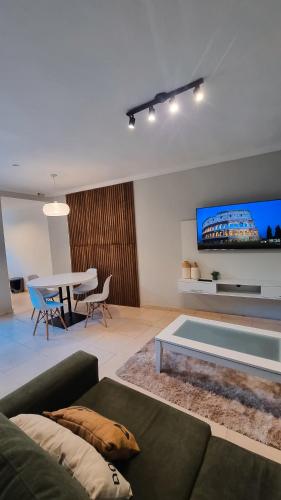 Cómodo departamento con jardín sobre Avenida Libertador